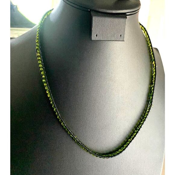 Handmade Macrame rope Yellowish-Green beaded Necklace, Unmarked - Picture 2 of 3